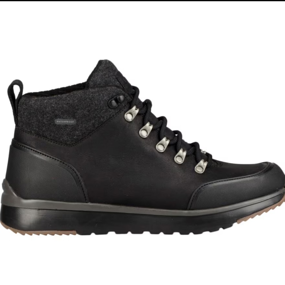 Men Ugg Olivert Waterproof Hiking Boots Size 7 black leather wool fleece lace up